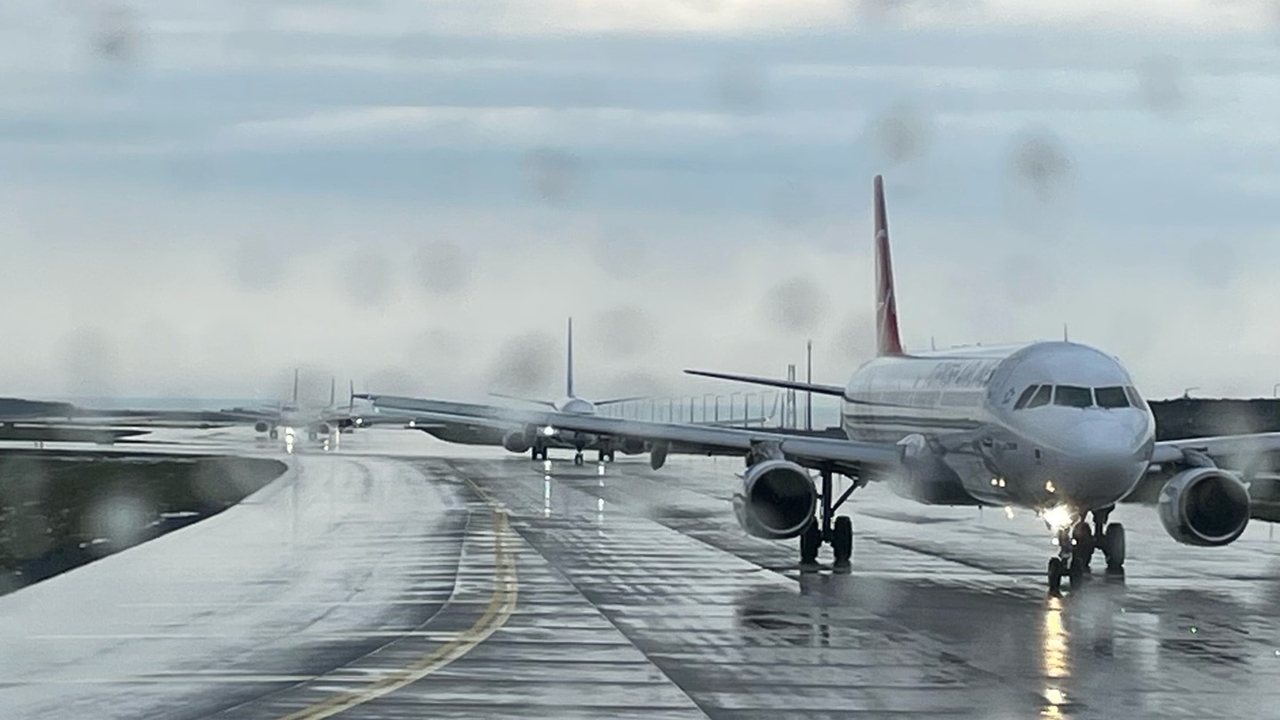 В Мурманске задержали рейс в Санкт-Петербург и отменили полет в Архангельск Мурманский аэропорт сообщил об изменениях в рас...