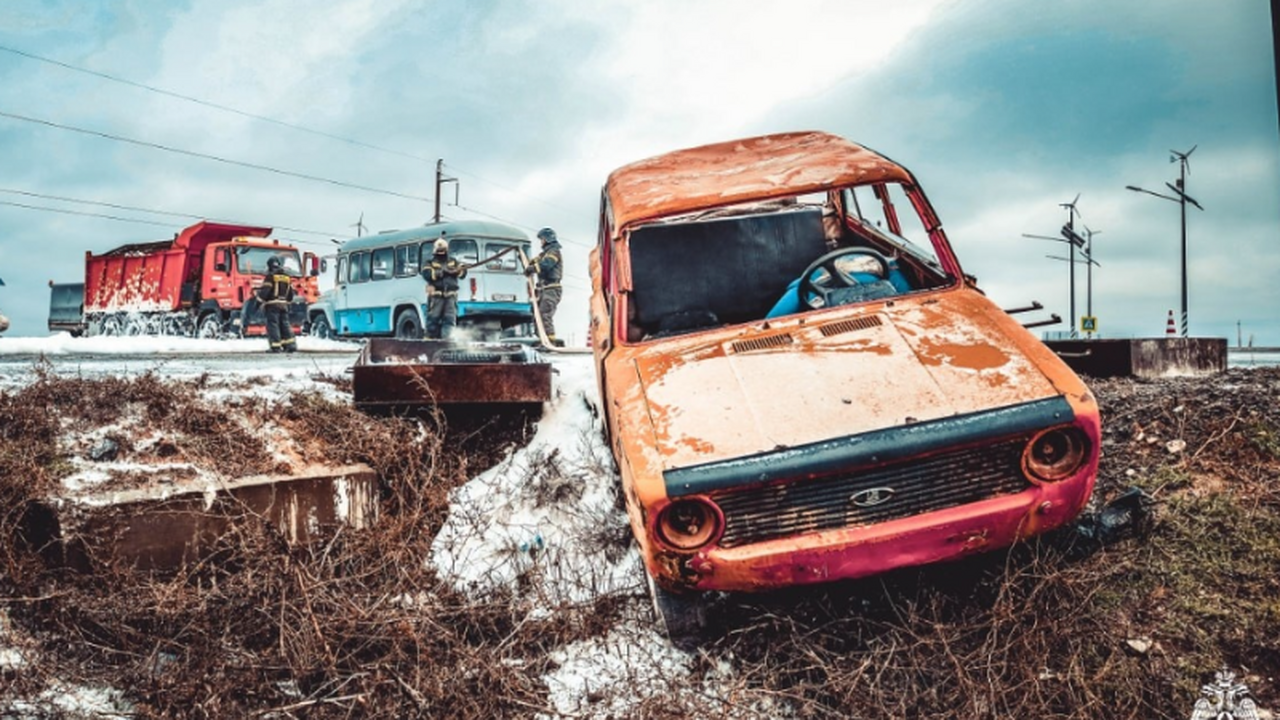Учения по ликвидации последствий ДТП с азотной цистерной прошли в Астраханской области В Астраханской области провели тренировку по ли...