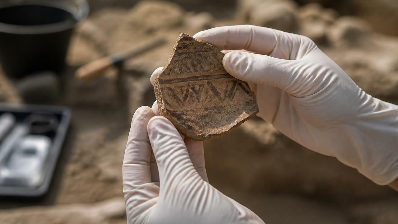 На Сардинии на высоте 740 м найдена гробница великанов Археологи нашли на Сардинии двухуровневую гробн...
