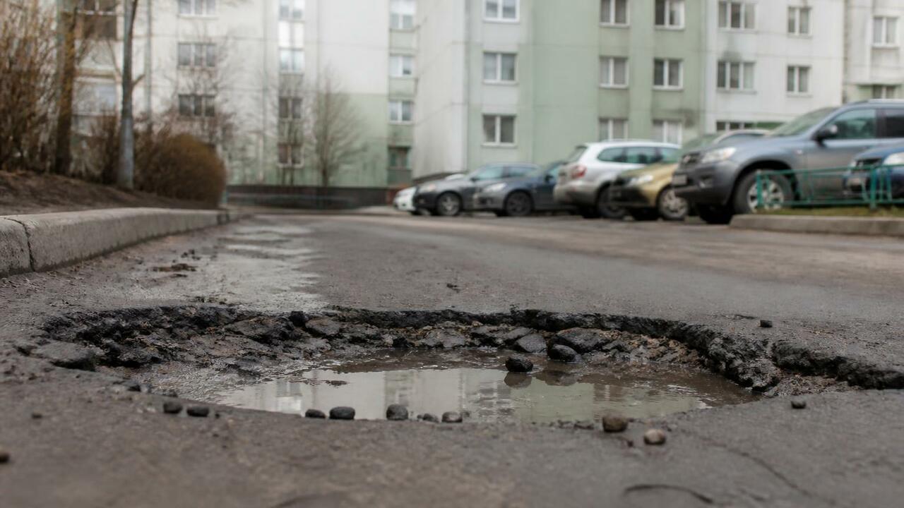 Жители Мурманской области стали чаще жаловаться на ямы и регистратуры За неделю число обращений северян выросло на 2%.