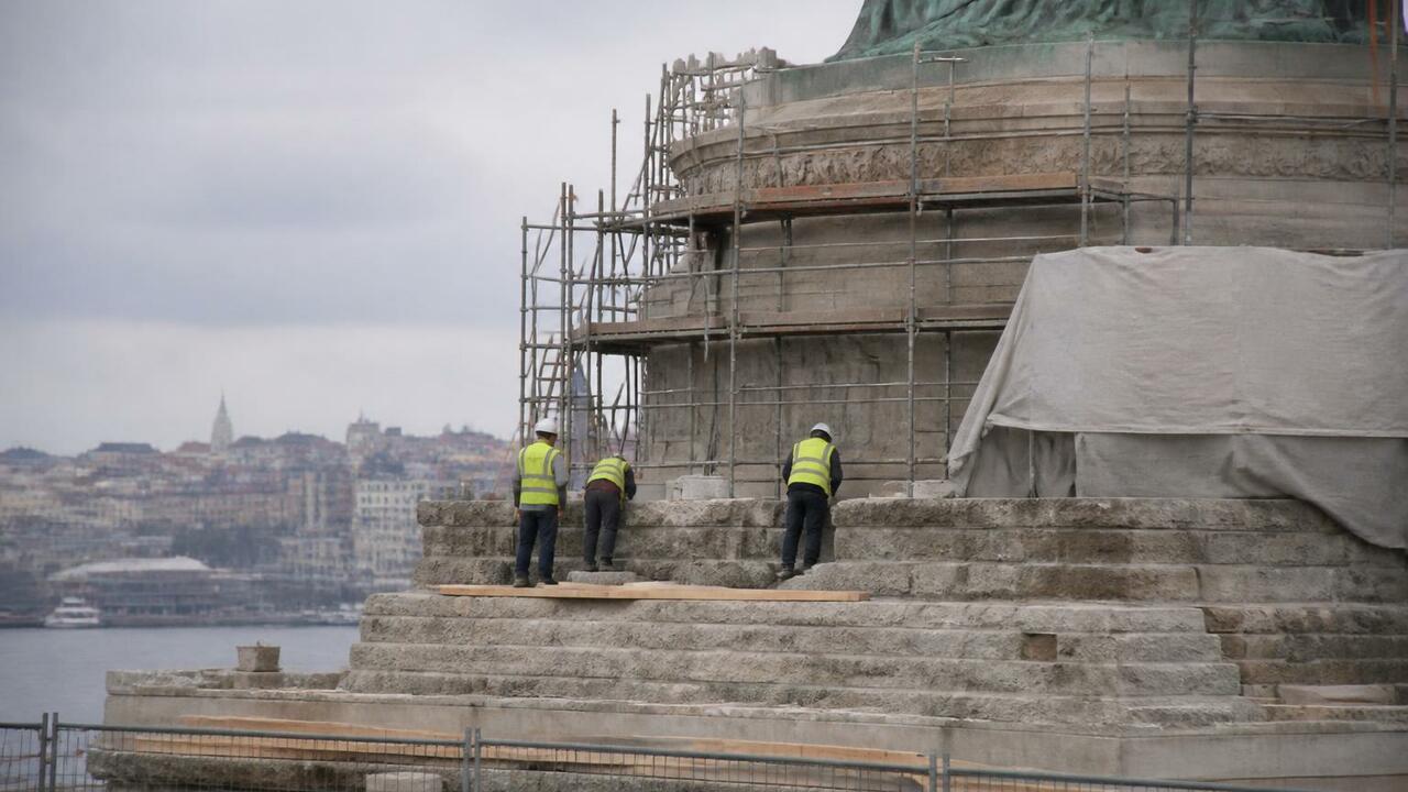 Реконструкция мурманского «Алеши»: добрались до фундамента В Мурманске продолжается реконструкция мемориал...