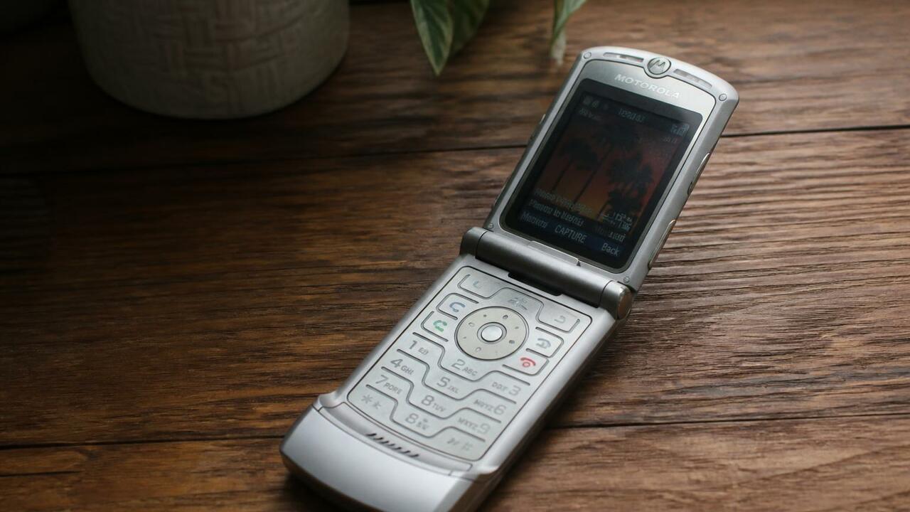4 телефона Motorola, которые обогнали время Motorola когда-то была законодателем мод. Razr ...