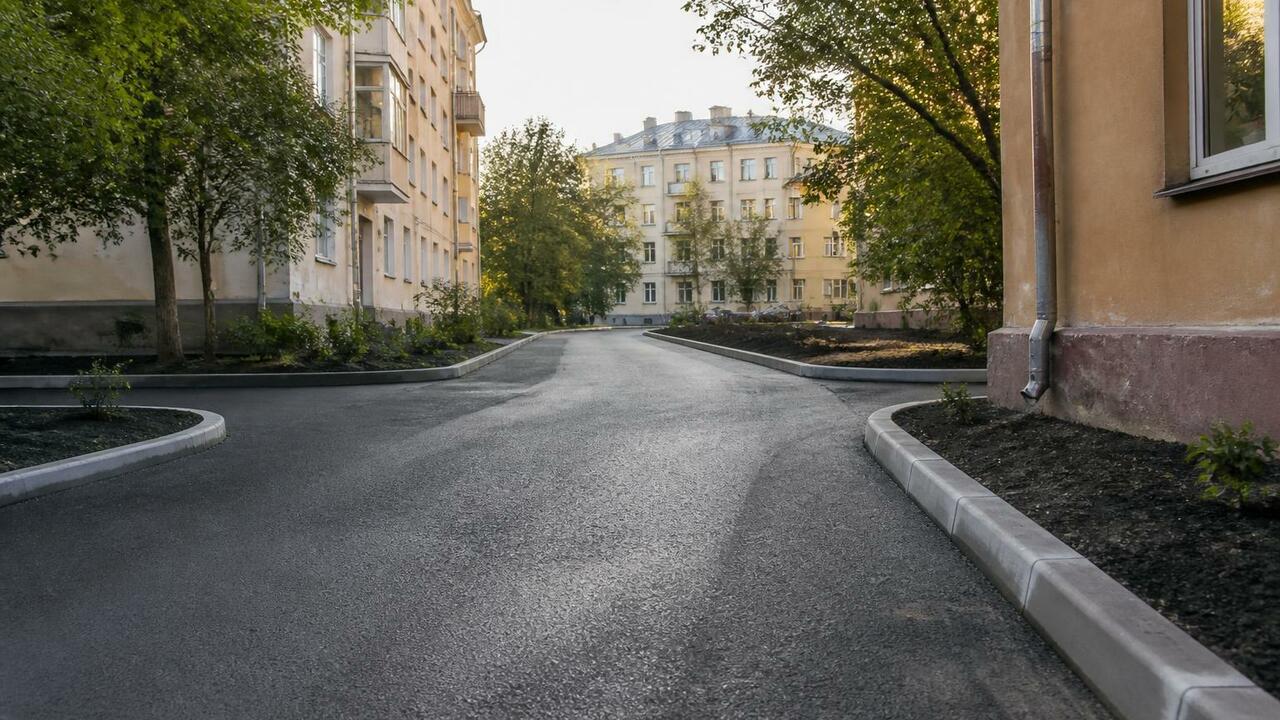 Три двора в центре Мурманска отремонтируют за 85 миллионов В Мурманске планируют отремонтировать три двора...