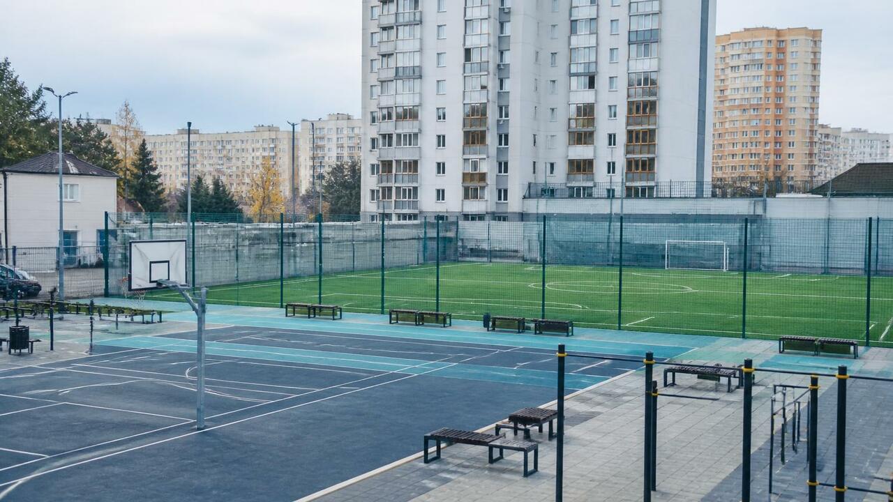 Умная спортплощадка появилась у мурманского лицея У политехнического лицея в Мурманске открылась ...