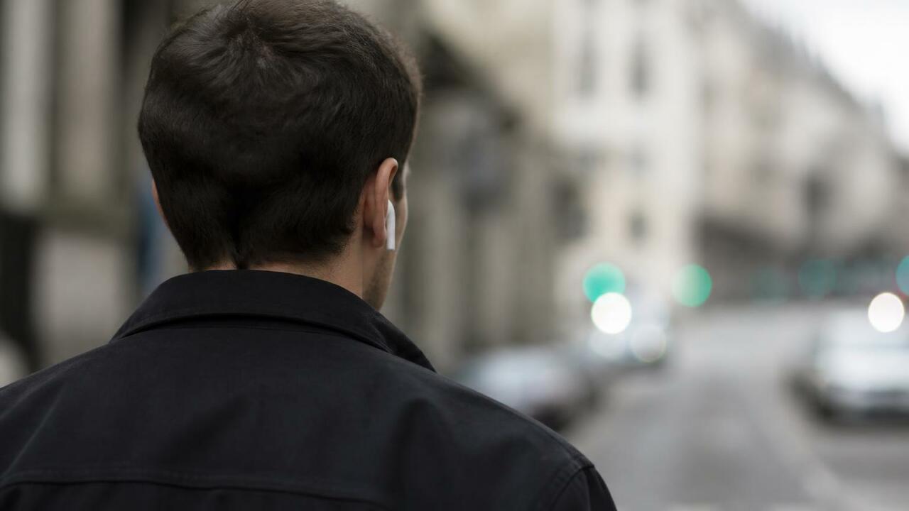 Разбираемся, вредят ли AirPods слуху больше, че...