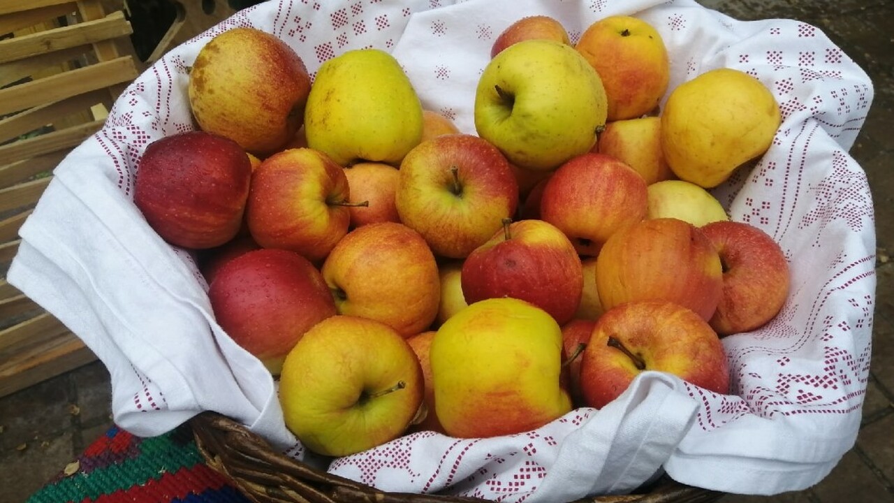 Эти запечённые яблоки превратятся в ваше любимое лакомство: сытный десерт, который можно приготовить за 30 минут Этот осенний десерт представляет собой изысканн...