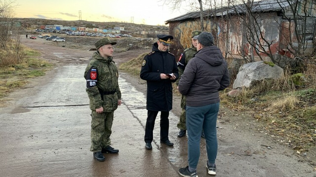 Военные следователи из Гаджиевского гарнизона п...