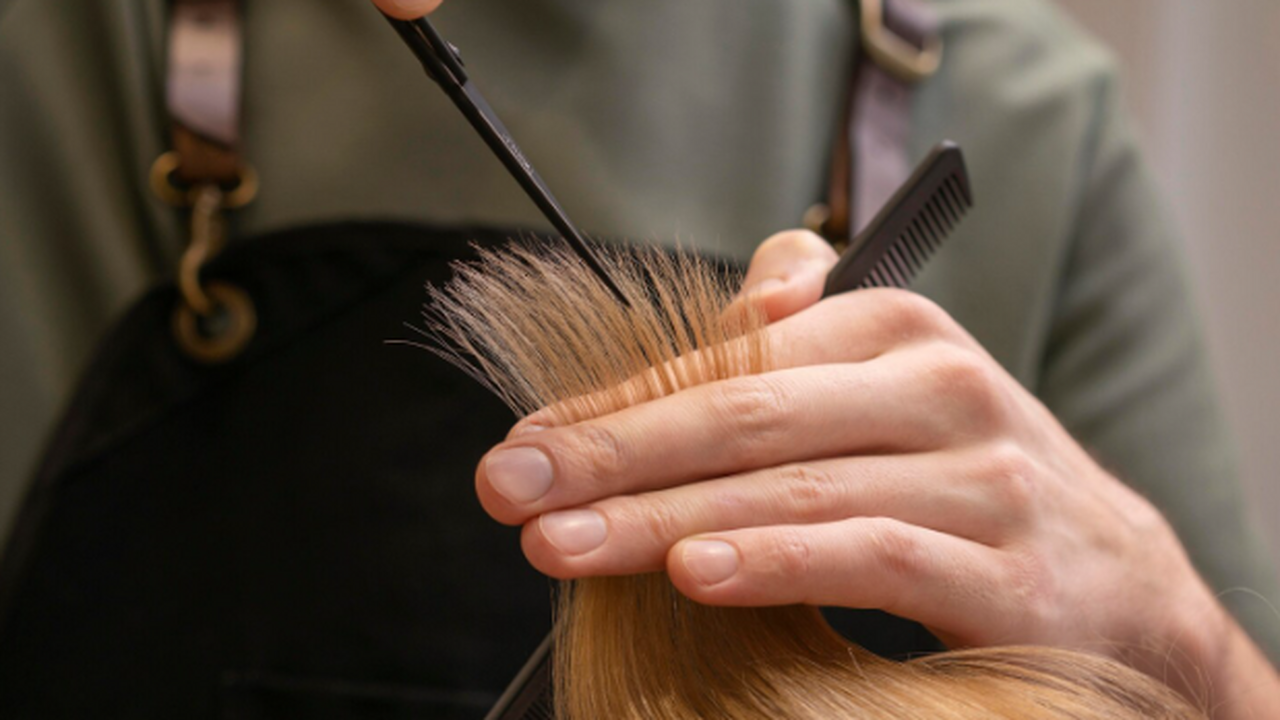 Не вздумайте стричь волосы в эти даты: идеальные и неблагоприятные дни в ноябре 2025 Лунный календарь стрижек на ноябрь 2025: выбира...