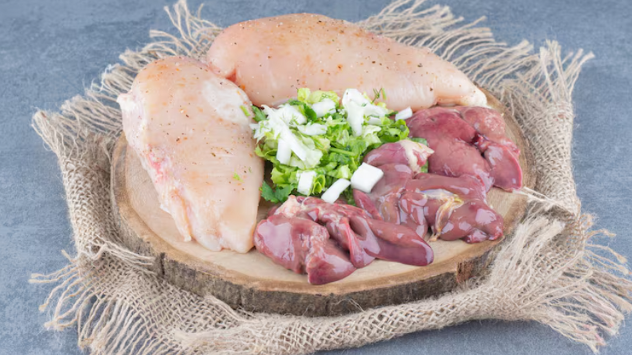 Люди массово переходят на это мясо: в несколько раз полезнее и дешевле курицы — стоит попробовать Утка: не только вкус, но и польза для здоровья.