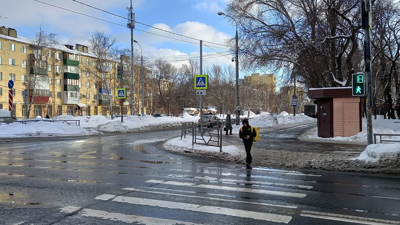 Обязан ли водитель ждать, пока пешеход полностью перейдет дорогу: в ГАИ дали четкий ответ Штраф за “неуступил дорогу пешеходу”: когда вод...