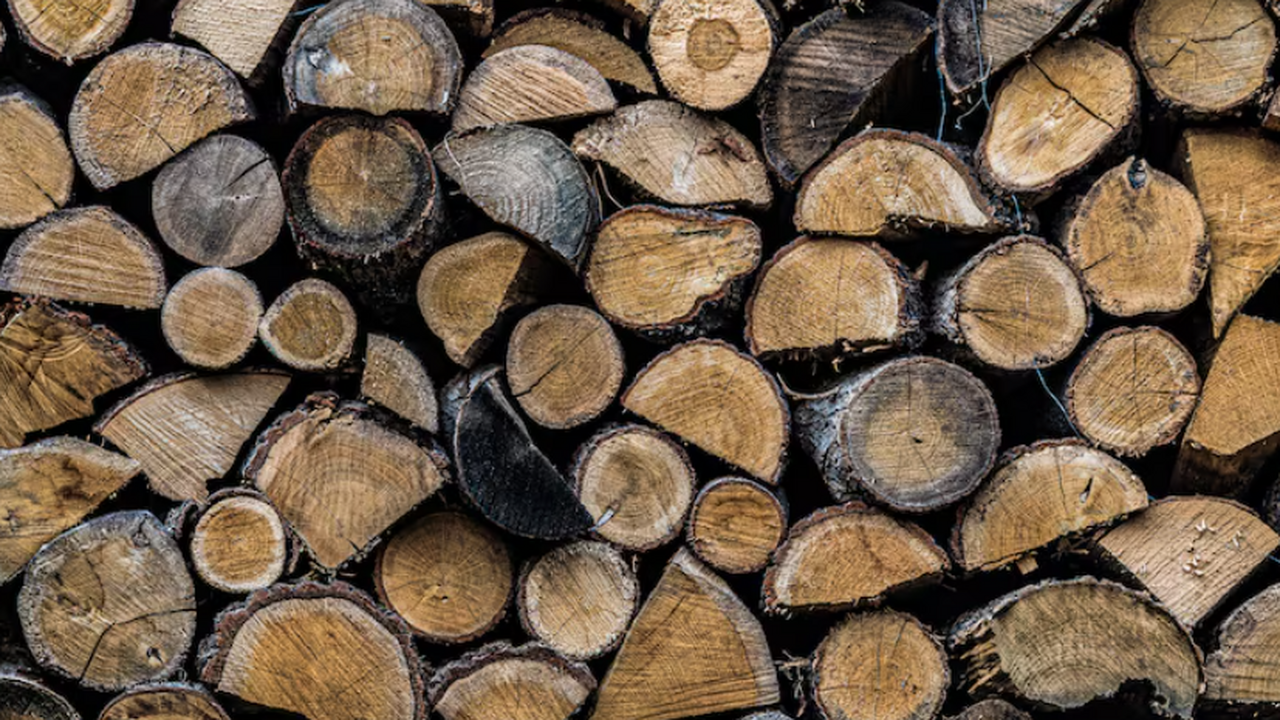 Топлю печку третий год всего с одним «вечным поленом»: сразу сократил расход дров в 2 раза- умельцы в деревнях уже давно так делают “Вечное полено”: как продлить горение дров и сэ...