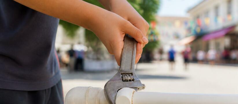 В Мурманске празднуют День строителя В Мурманске на Ленинградской празднуют День стр...