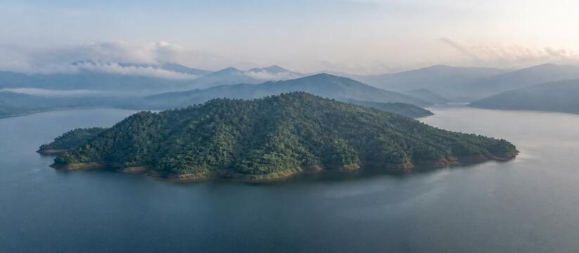 Загадочный остров возник и исчез в канадском водохранилище В канадском водохранилище Уиллистон внезапно по...