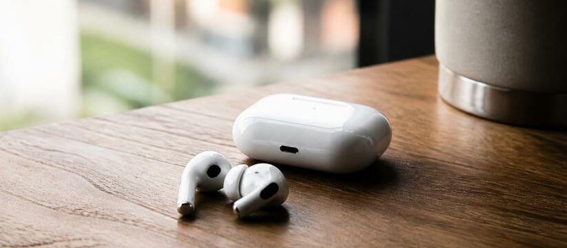 AirPods 5 против AirPods Pro 3: что выбрать и почему я не жду камеры Сравнение AirPods 5 и AirPods Pro 3: цена, шумо...