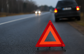 Выезд на встречку вызвал цепное столкновение тр...