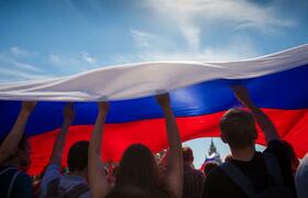 Мурманчан зовут на праздник с огромным триколором