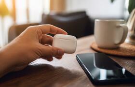 5 скрытых функций AirPods, которые нужно включи...