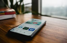 8 альтернатив Google Play, которые удивляют: за...