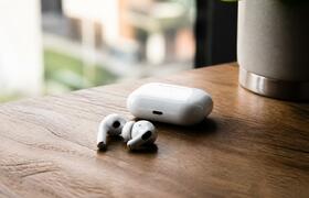AirPods 5 против AirPods Pro 3: что выбрать и п...